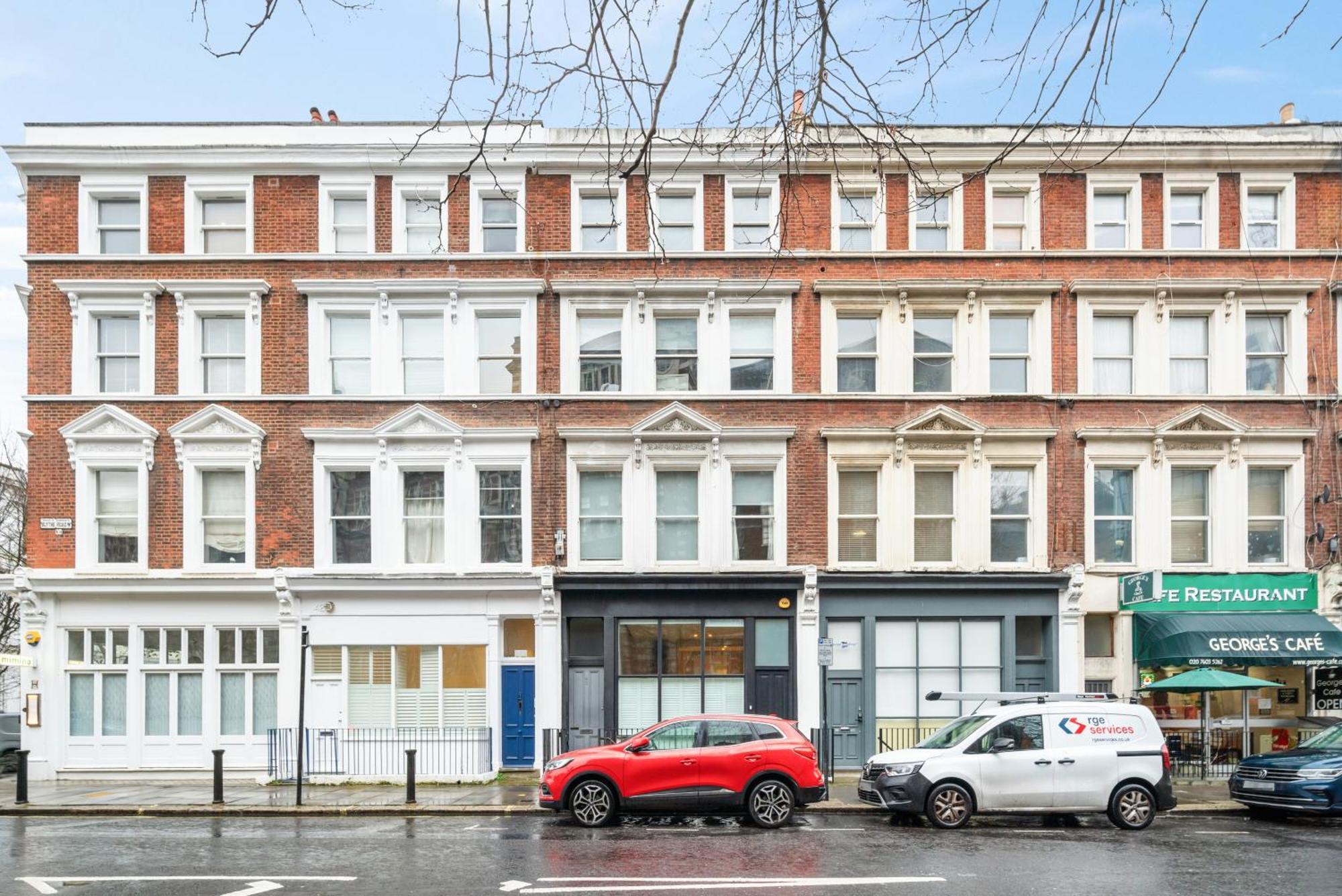 Bright And Airy One Bedroom Condo, Olympia, Kensington London Exterior photo